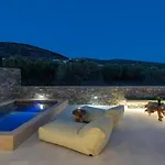 Olivine Apartment *