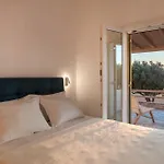 Olivine Apartment *