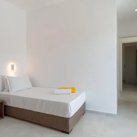 Olivine * Parikia (Paros)